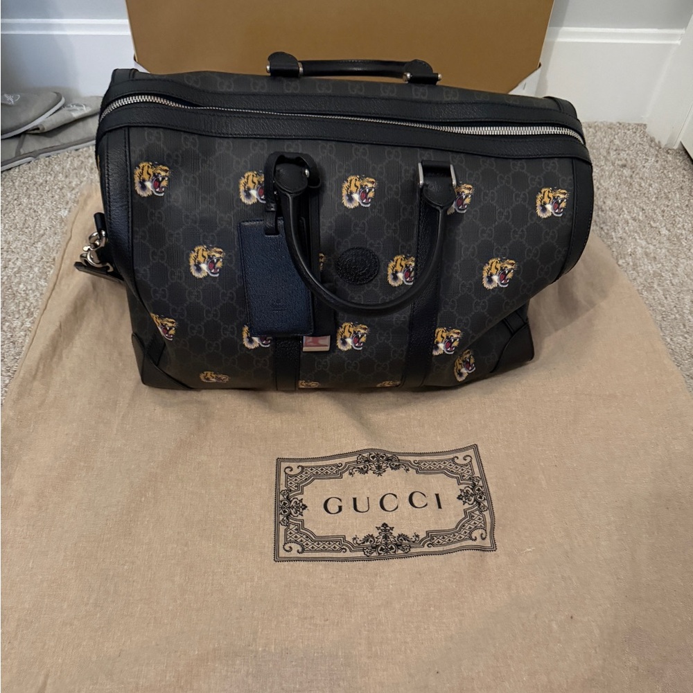Gucci GG Supreme Tigers Duffle